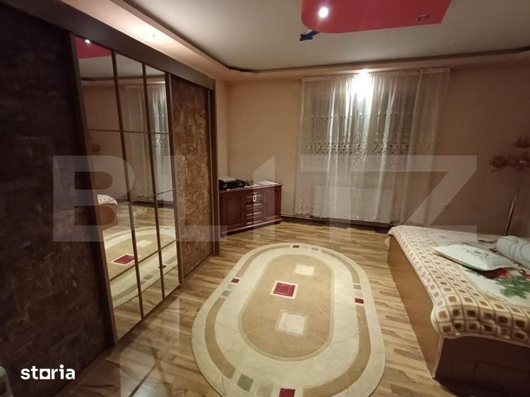 Casă cu 8 camere cu Teren 1500 Mp în Central