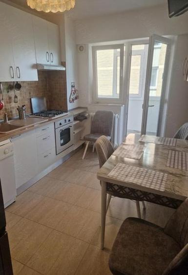 Apartament cu 3 camere decomandat, mobilat în 1 Mai