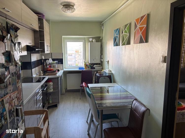 Apartament cu 3 camere în Aurel Vlaicu