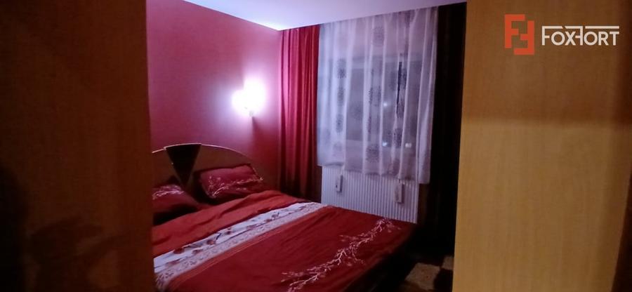 Apartament cu 3 camere decomandat, mobilat în Aradului