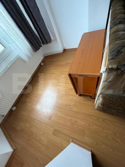 Apartament cu 3 camere decomandat, mobilat în Tractorul