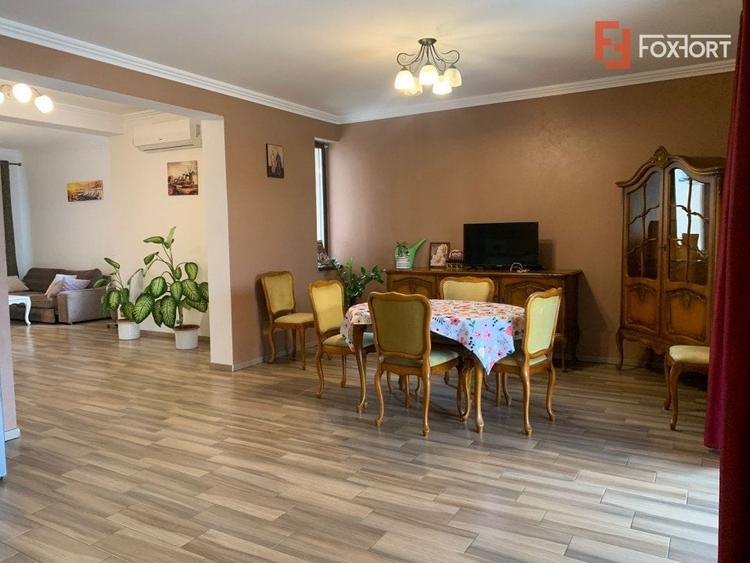 Casă individuală cu 5 camere cu Canalizare în Parța
