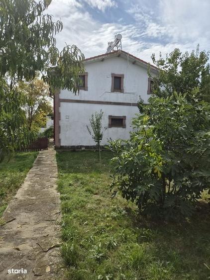 Casă cu 4 camere în Vadu