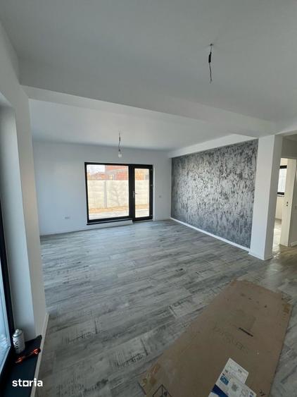 Casă cu 4 camere cu Teren 375 Mp în Clinceni