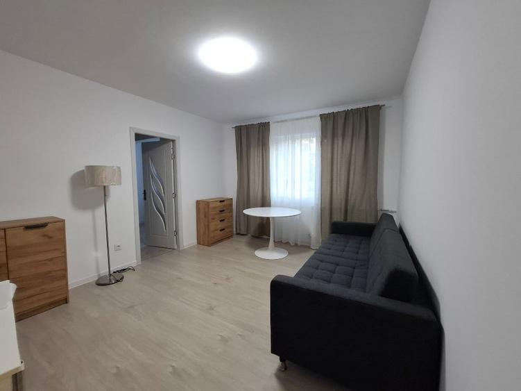 Apartament cu 2 camere, mobilat în Central