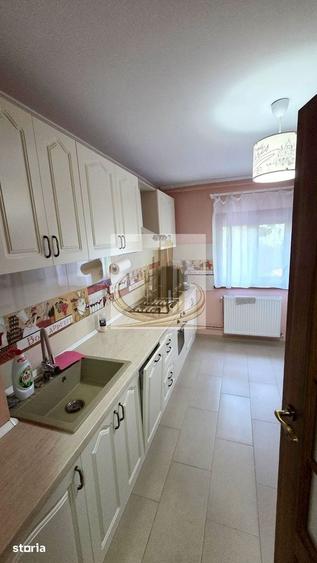 Apartament cu 3 camere, mobilat în Aradului
