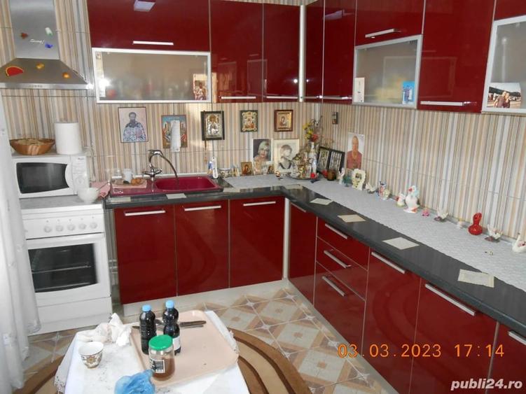 Casă cu 5 camere cu Teren 129 Mp în Lacu Dulce