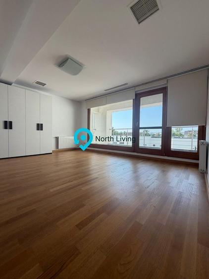 Duplex cu 6 camere cu Canalizare în Central