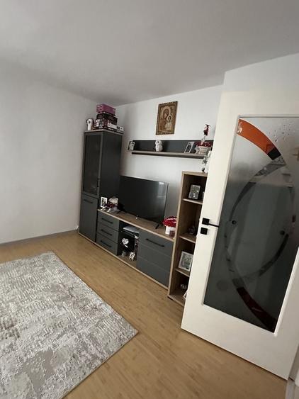 Apartament cu 2 camere decomandat în Florești