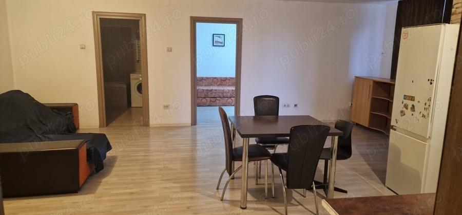 Apartament cu 3 camere decomandat în Hipodrom 3