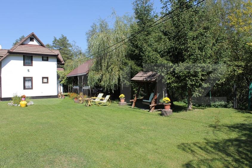 Casă individuală cu 9 camere cu Canalizare în Bran