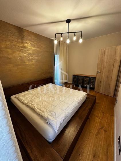 Apartament cu 3 camere semidecomandat în Gruia