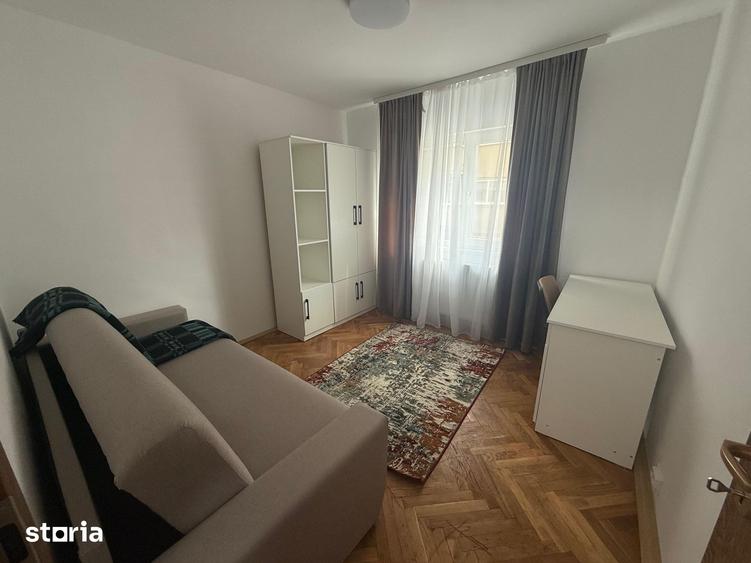 Apartament cu 3 camere decomandat, mobilat în Complex Studențesc