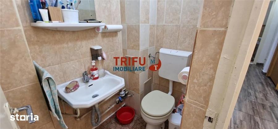 Apartament cu 3 camere decomandat în Cetate