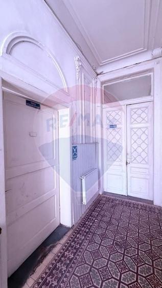 Casă cu 48 camere cu Teren 820 Mp în Centrul Istoric