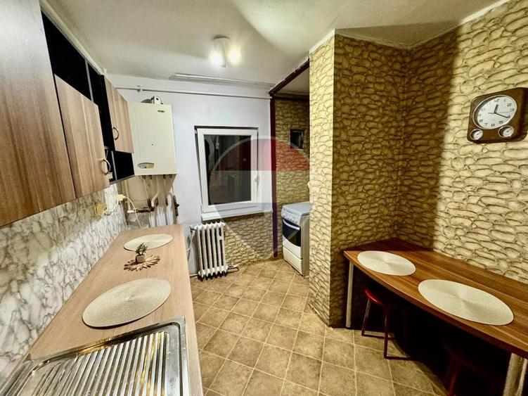 Apartament cu 2 camere semidecomandat, mobilat în Gară