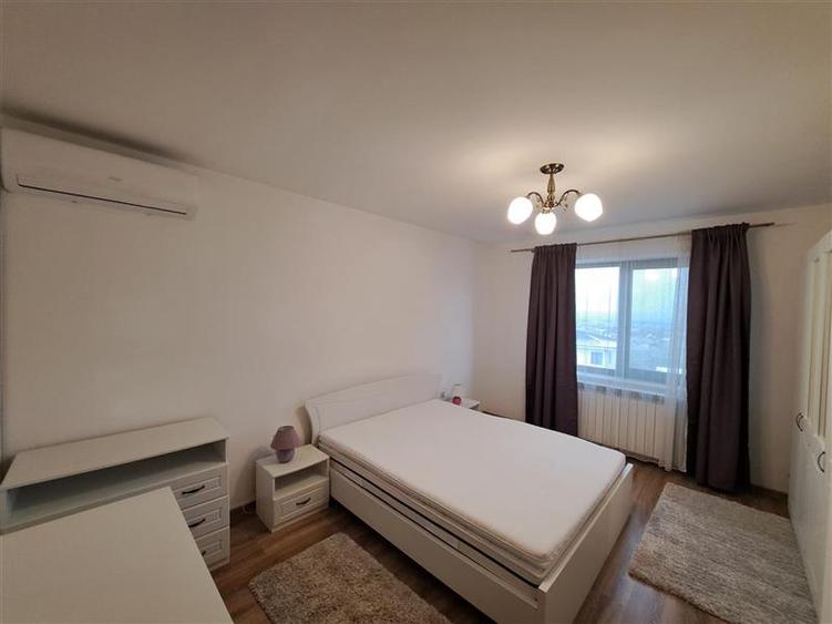 Duplex cu 6 camere cu Canalizare în Europa