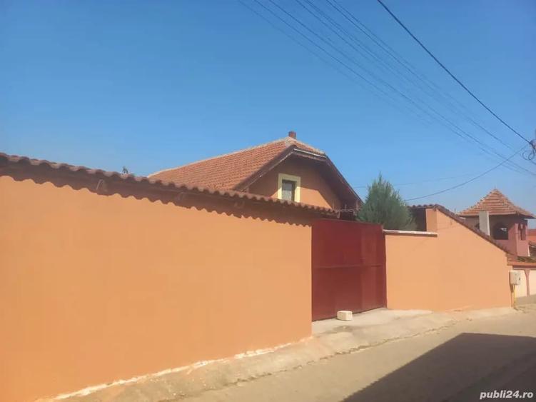 Casă cu 6 camere cu Teren 700 Mp în Dudașu