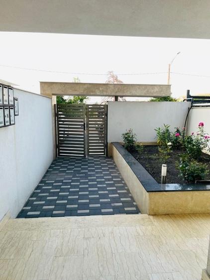 Apartament cu 3 camere decomandat în Exterior Vest