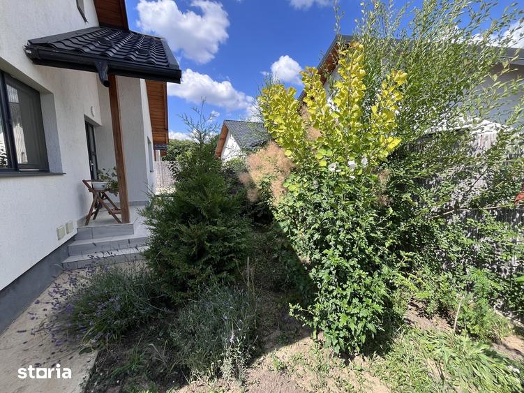Casă cu 3 camere cu Teren 330 Mp în Bucium