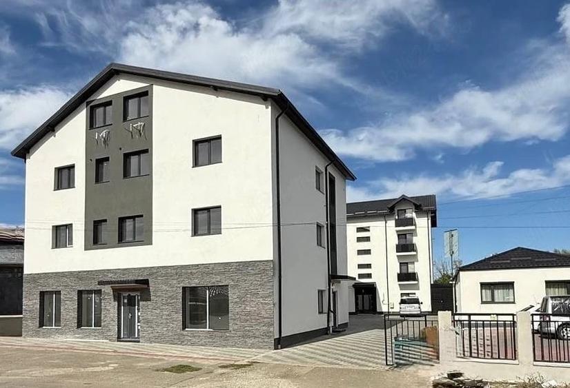 Apartament cu 4 camere decomandat în Central