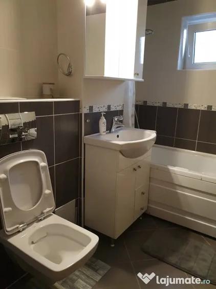 Apartament cu 3 camere decomandat în Obcini
