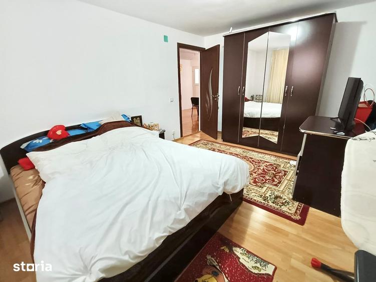 Casă cu 7 camere cu Teren 223 Mp în Militari