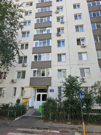 Apartament cu 2 camere decomandat în Militari