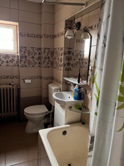 Apartament cu 4 camere decomandat în Păcurari