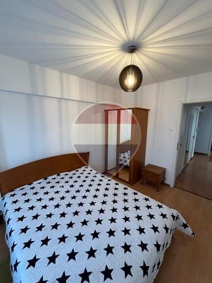Apartament cu 3 camere decomandat, mobilat în Bucur Obor