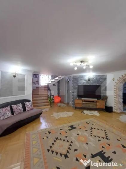 Casă cu 5 camere cu Teren 980 Mp în Mihai Viteazu