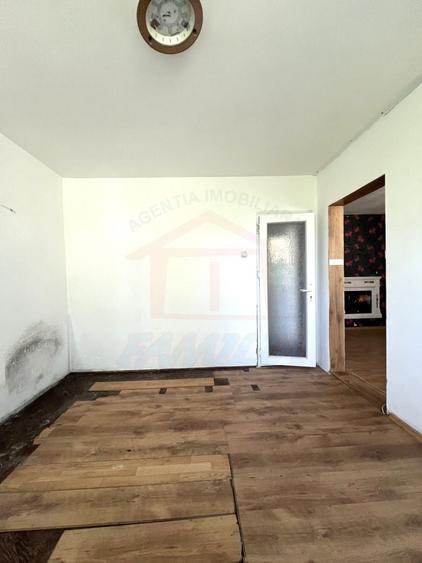 Apartament cu 2 camere semidecomandat în Țiglina 1