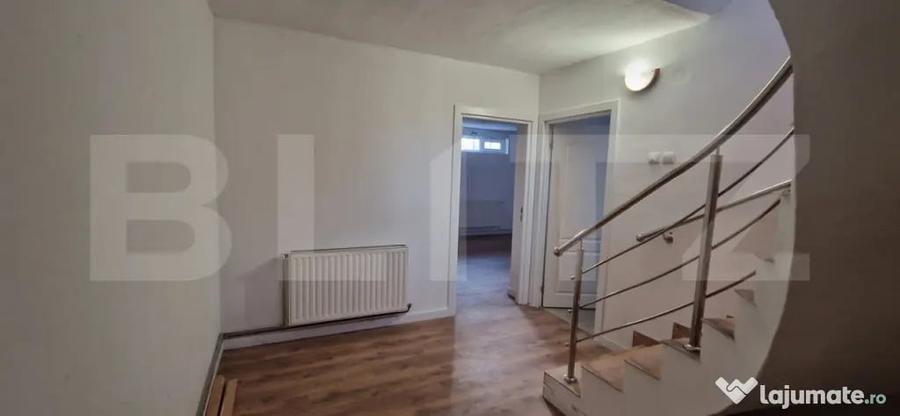 Casă cu 5 camere cu Teren 393 Mp în Lăpuș