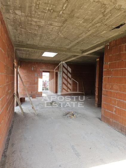 Duplex cu 8 camere cu Canalizare în Exterior Nord