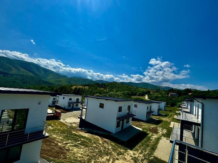 Casă individuală cu 5 camere cu Canalizare în Cisnădioara