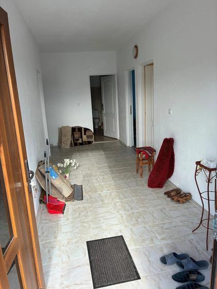 Casă cu 4 camere în Exterior Vest