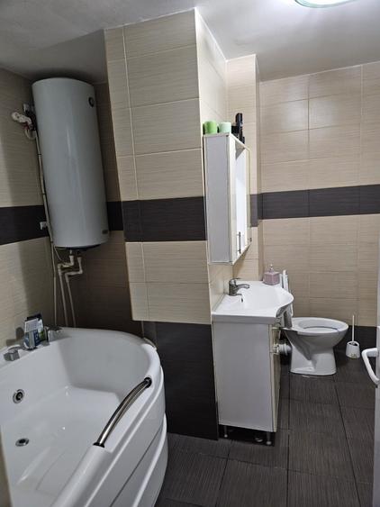 Apartament cu 3 camere decomandat în Mangalia