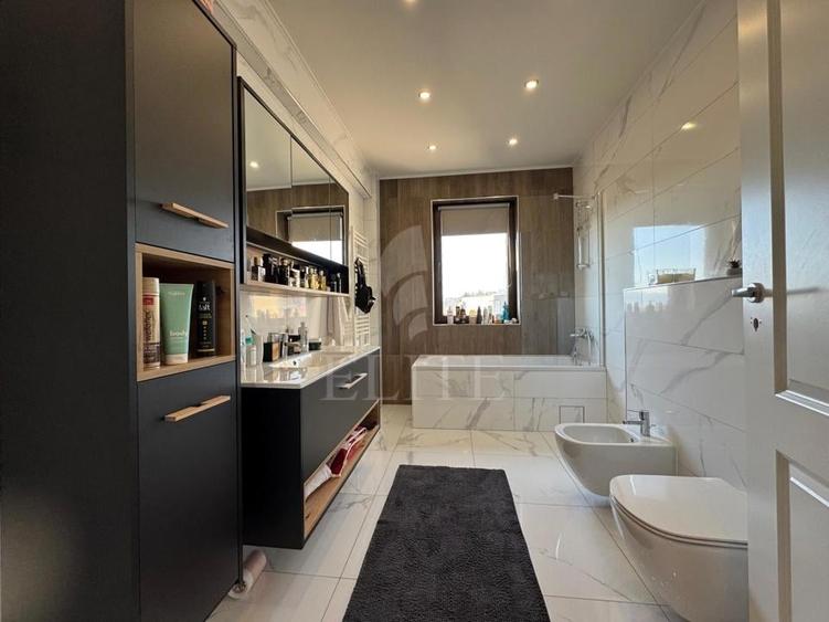 Apartament cu 3 camere semidecomandat, mobilat în Dâmbul Rotund