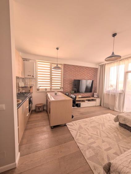 Apartament cu 3 camere decomandat în Vârteju