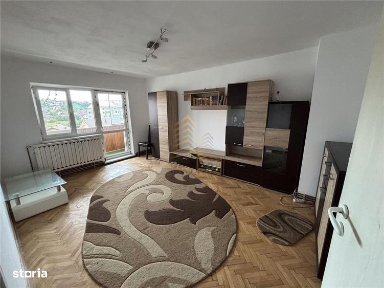 Apartament cu 3 camere decomandat în Ciupercenii Noi