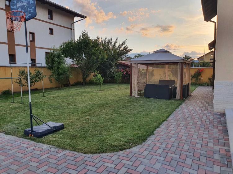 Casă cu 4 camere cu Teren 800 Mp în Central