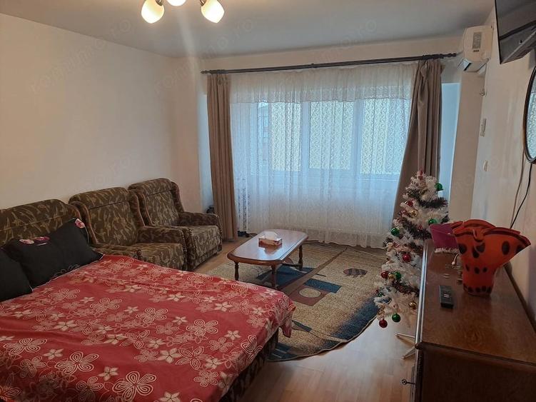 Garsonieră decomandată în Turnătorie