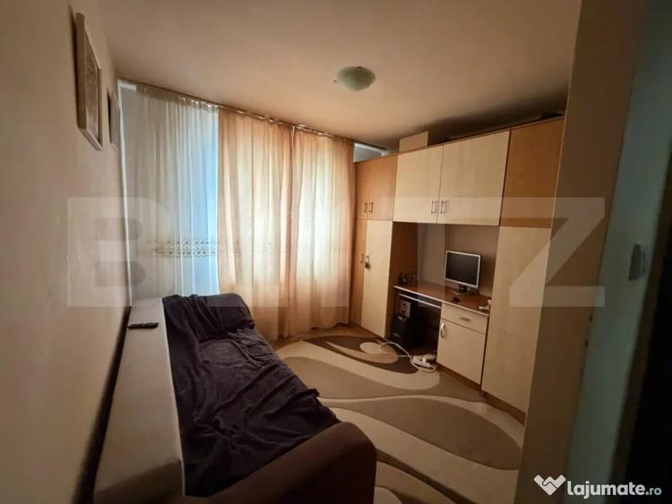 Apartament cu 4 camere decomandat în Central