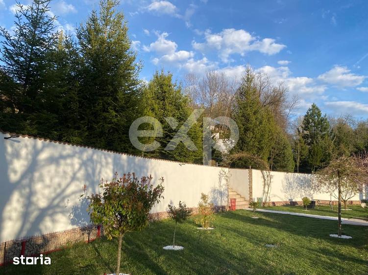 Casă cu 10 camere decomandat cu Teren 20875 Mp în Păușești