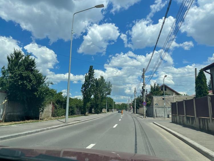 Teren Construcții intravilan de 400 mp, în Apărătorii Patriei