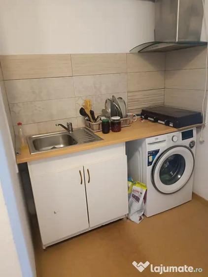 Garsonieră decomandată în Central