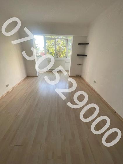 Apartament cu 3 camere semidecomandat în Găvana