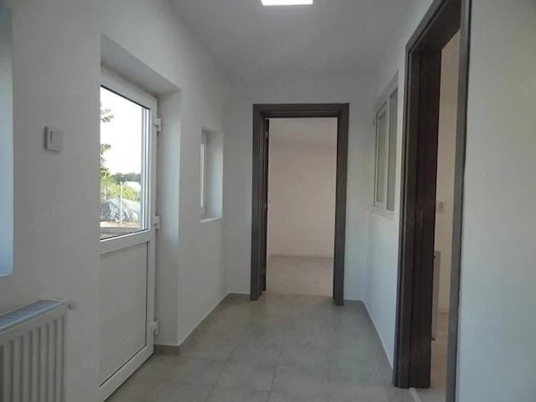Apartament cu 5 camere în Domnești