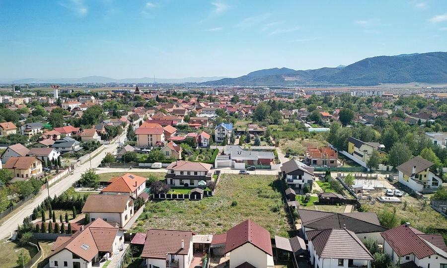 Teren Construcții intravilan de 823 mp, în Ghimbav Livadă