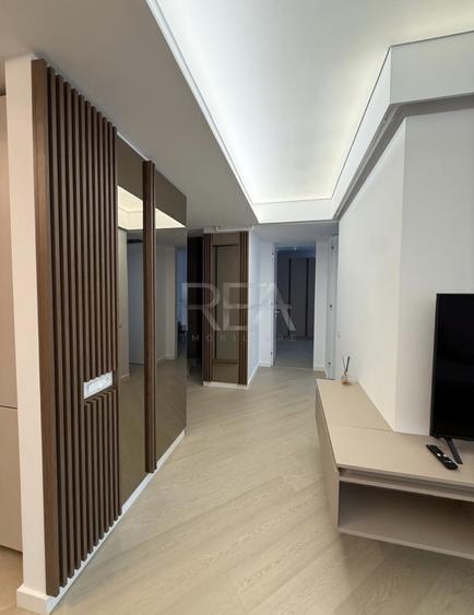 Apartament cu 3 camere semidecomandat, mobilat în Voluntari